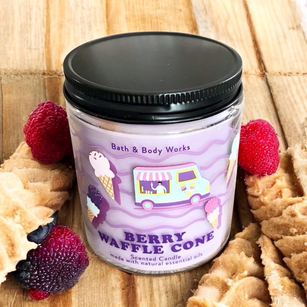 🆕25+ Hrs Berry Waffle Cone Candle